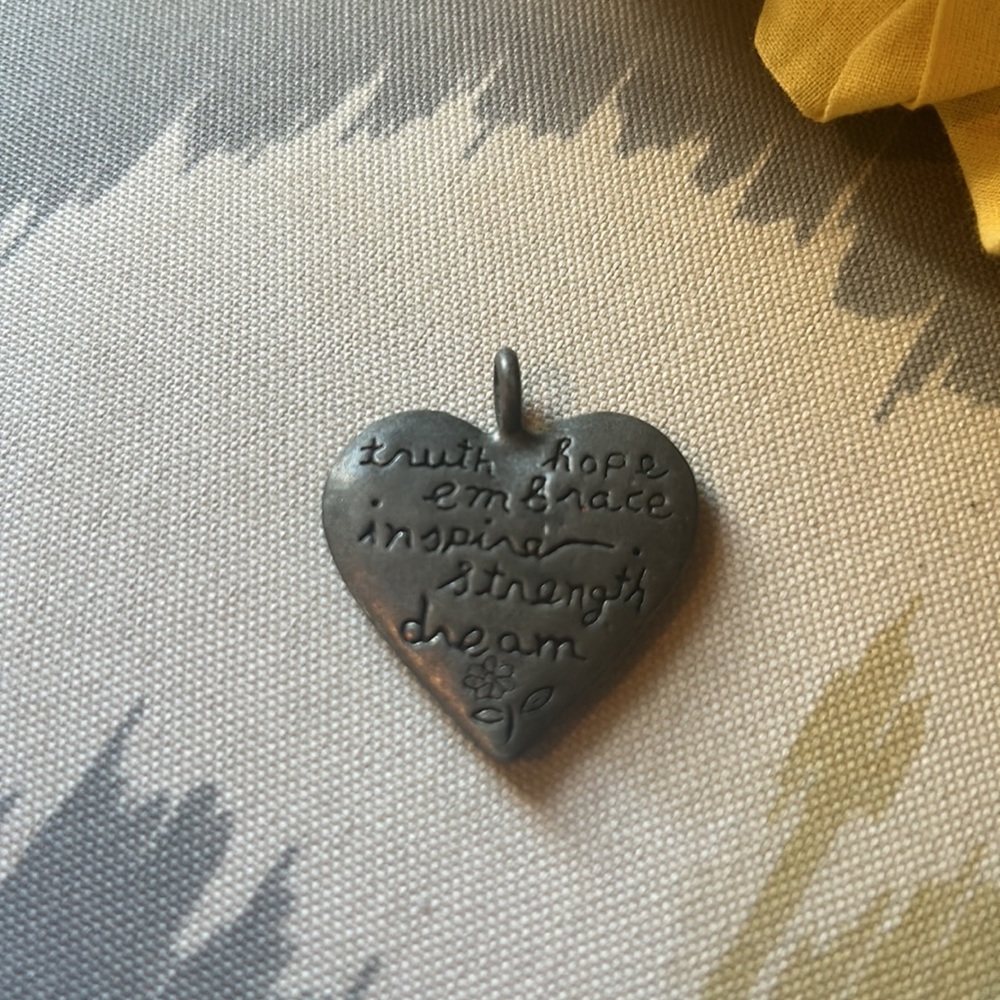 ae wording silver heart pendant 🌻